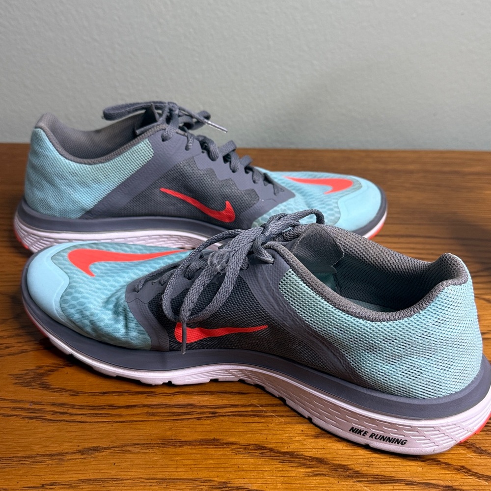 Nike Women's Gray and Blue Running Shoes size 10 - Picture 8 of 8